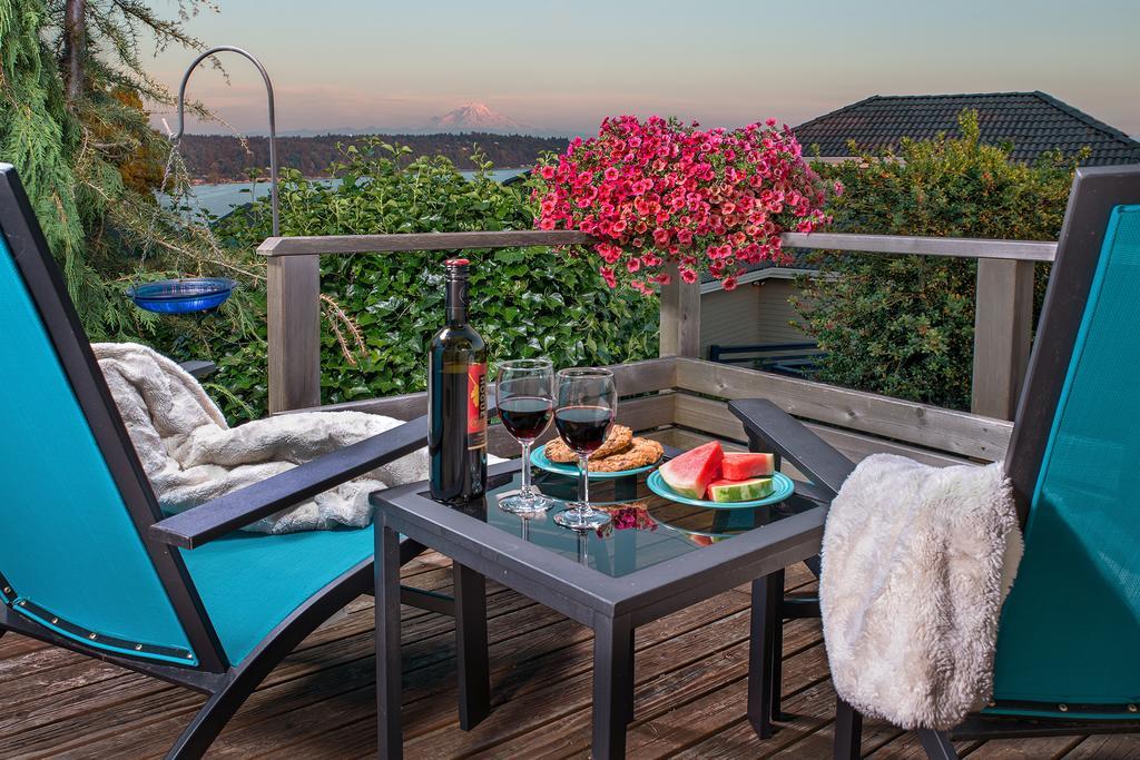 Three Tree Point Bed And Breakfast Burien Екстериор снимка